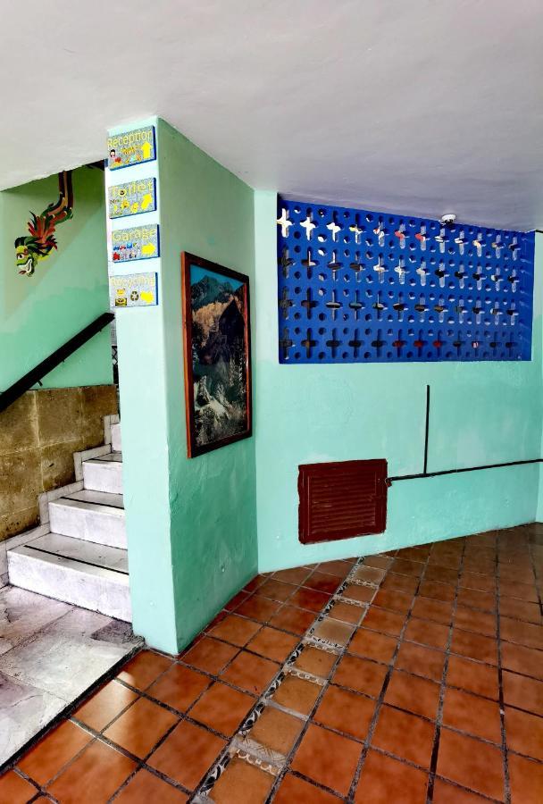 The Roof Backpackers 2*
