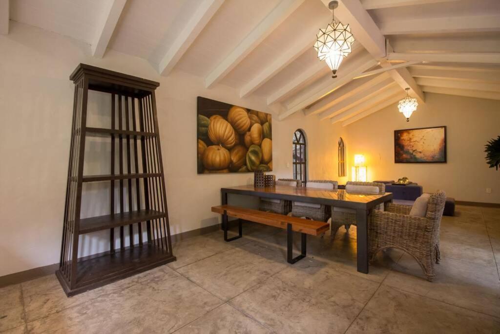 Chalet Stylish Mexican Chalet Luna *