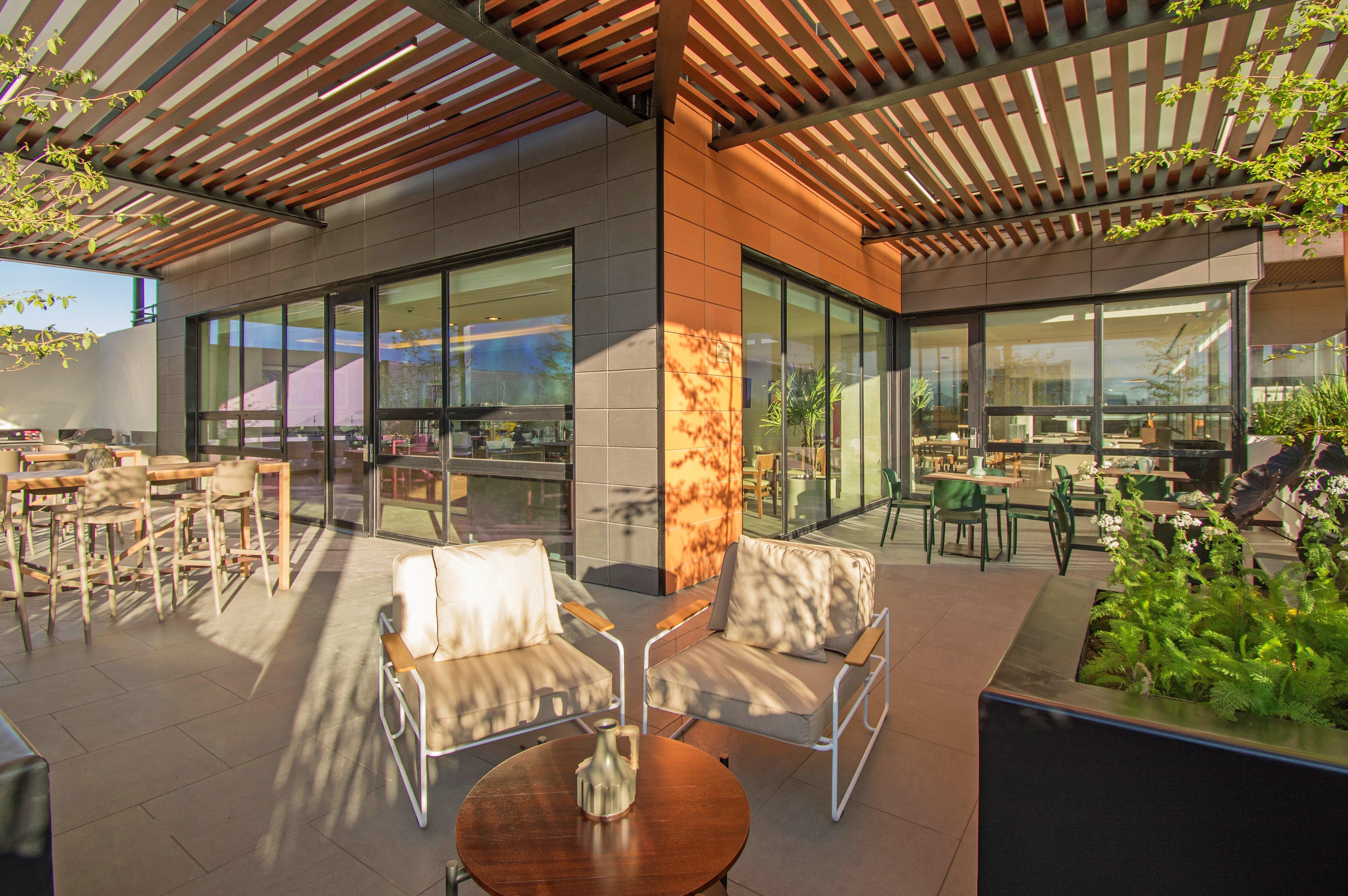 Staybridge - Novena By Ihg