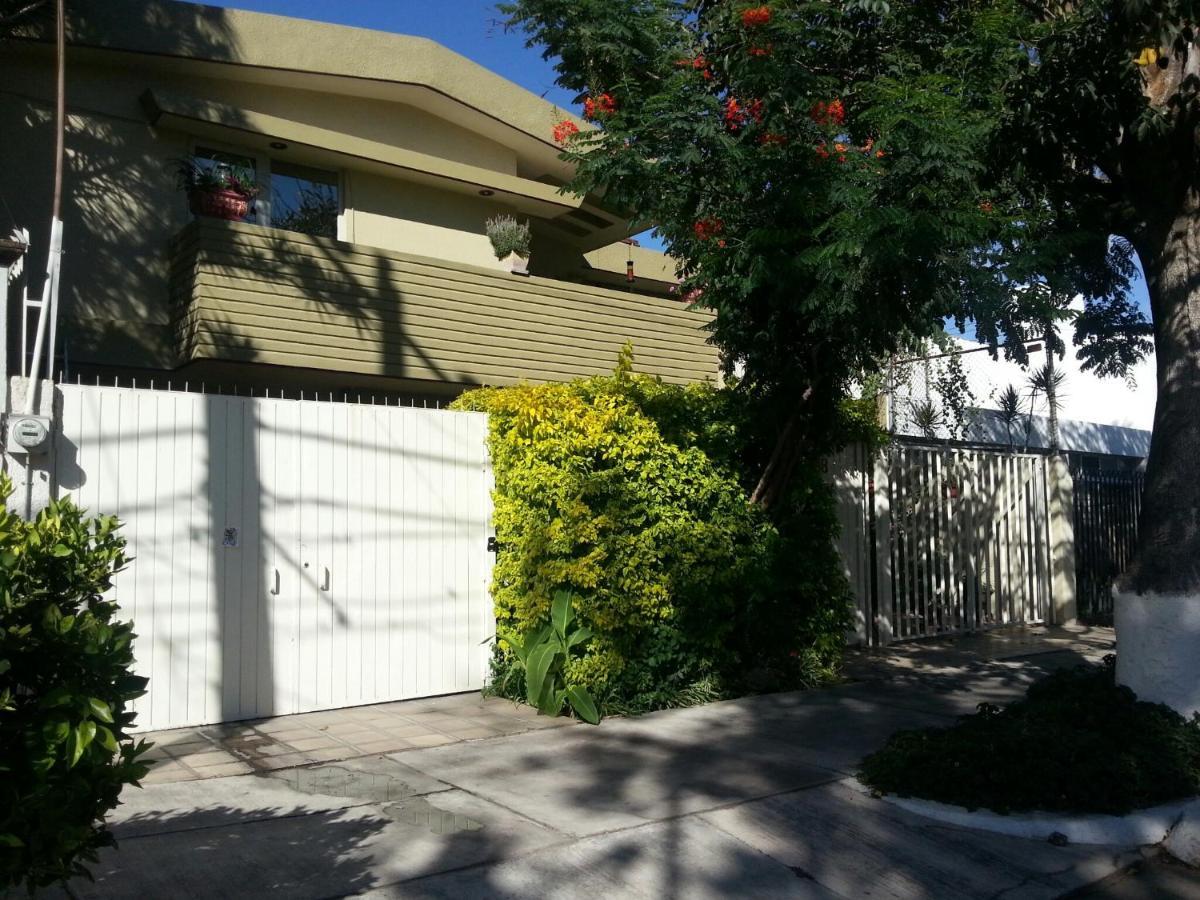 Dickinson Guest House, Guadalajara Expo Guest house Guadalajara