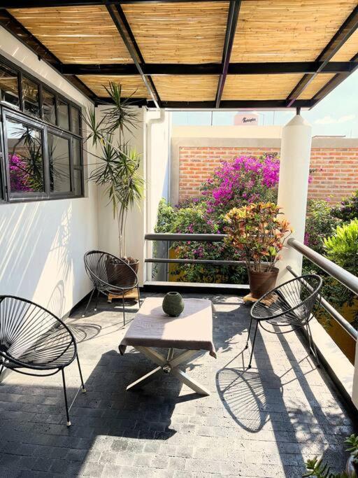 Moderno Y Artistico En Apartment