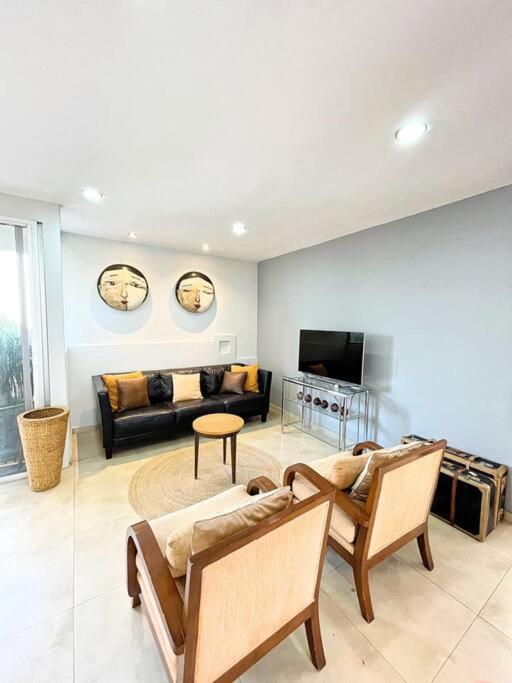 Moderno Y Artistico En Apartment *