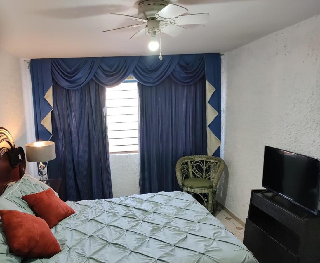 La Casa Naranja Homestay