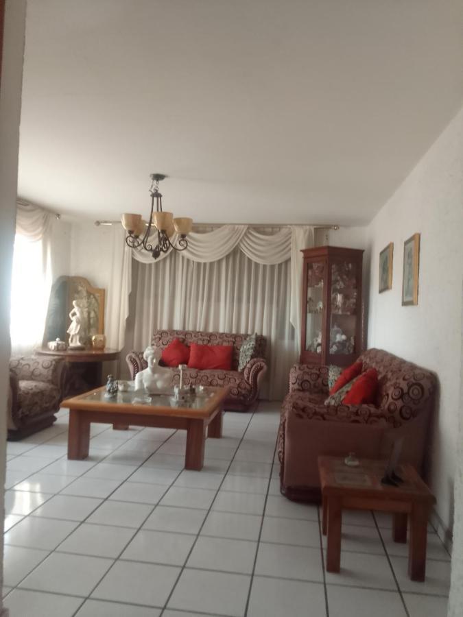 Homestay La Casa Naranja *