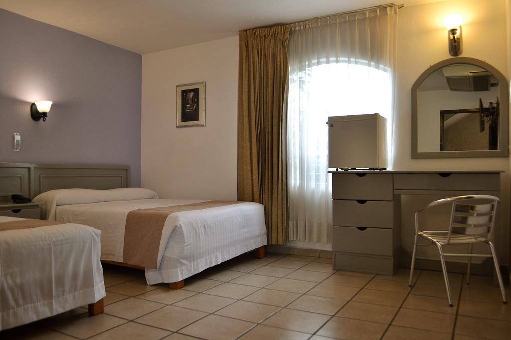 Del Sol Expo Hotel