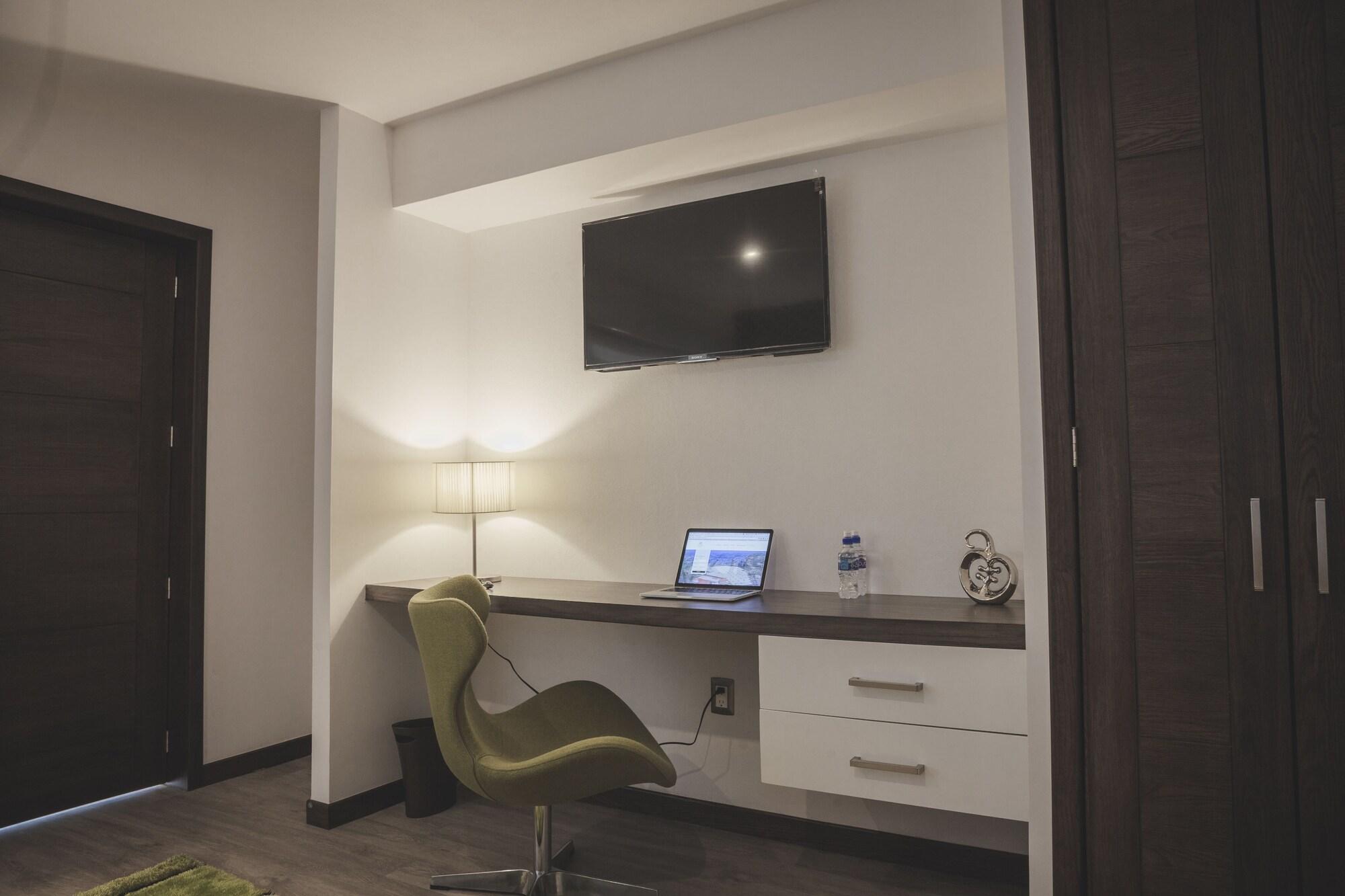Hotel Platino Expo
