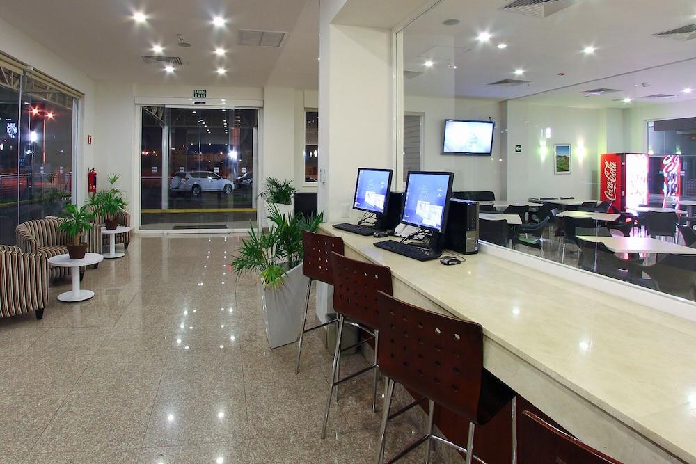 One Periferico Norte Hotel 3*