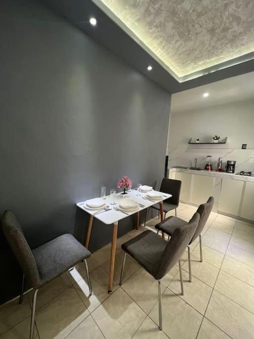 Departamento Por Plaza Terraza Oblatos