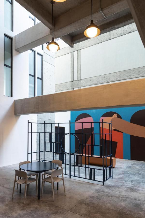 Loft In The Heart Of Americana, Have An Artsy Hotel