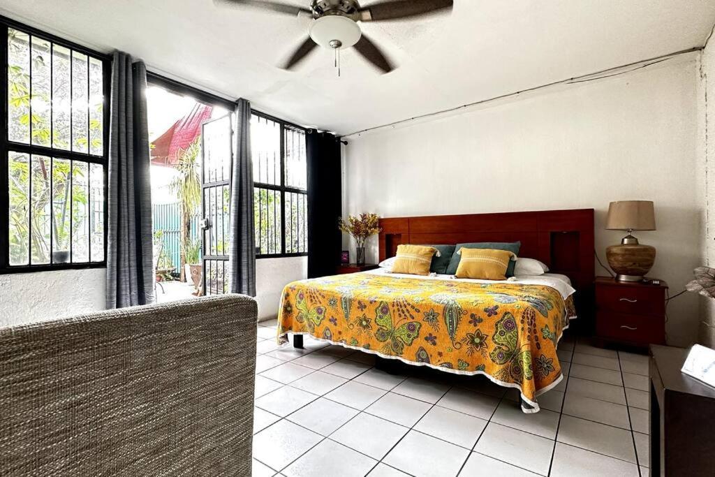 Сasa de vacaciones #9-fast Wifi-private Apto-street Entry-garden-cabletv