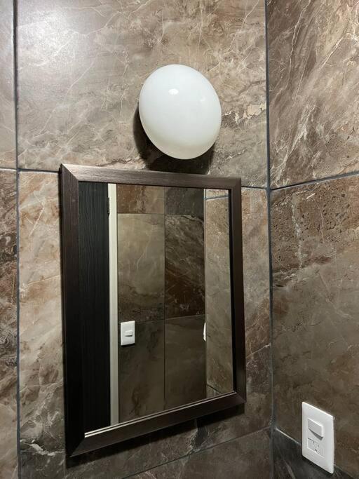 Apartamento Ubicada A 1 Cuadra Del Parian En Centro Tlaquepaque Privada E Independiente *