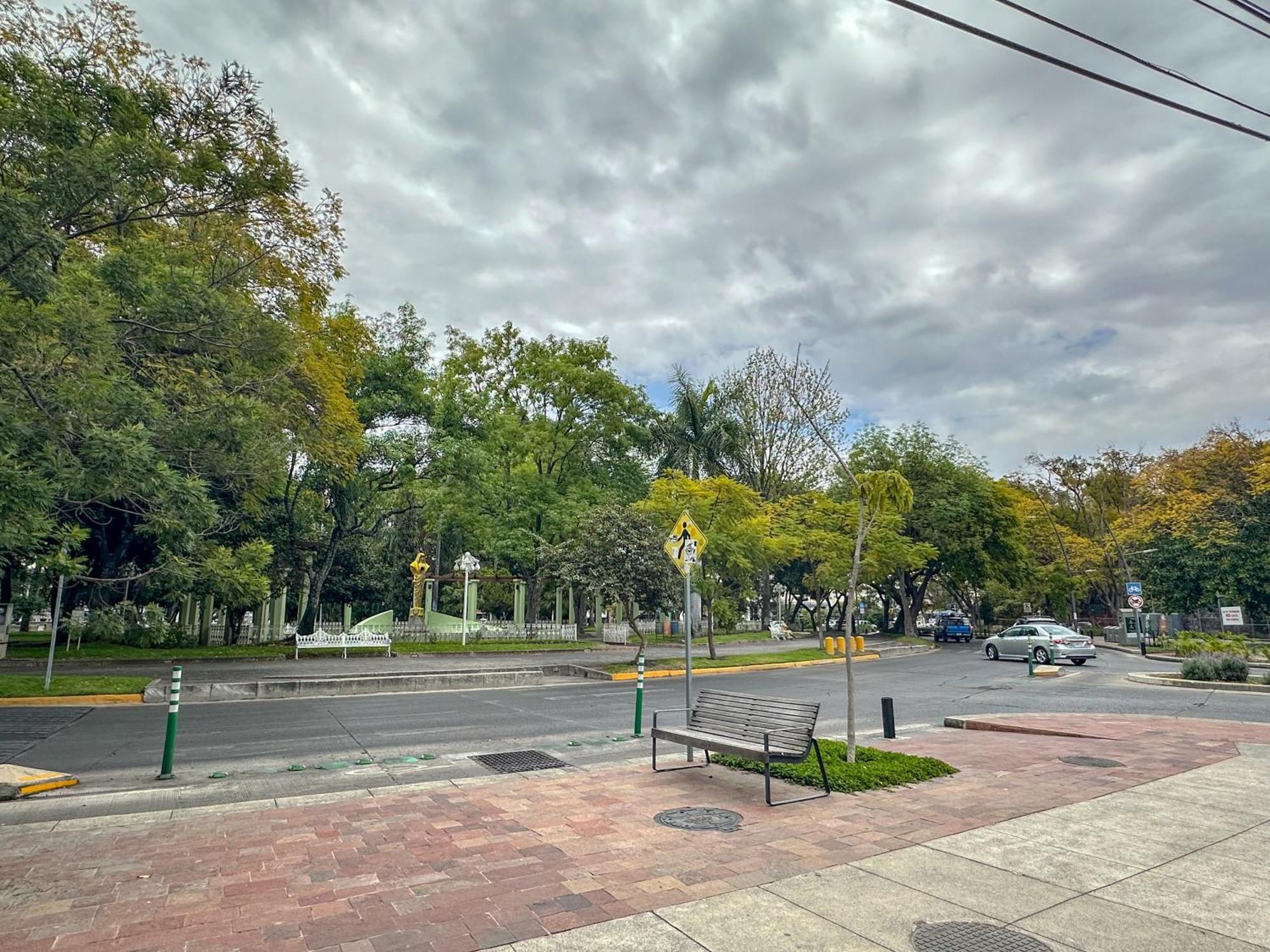Estudio De Dos Camas Centrico En Chapalita 13 Apartamento