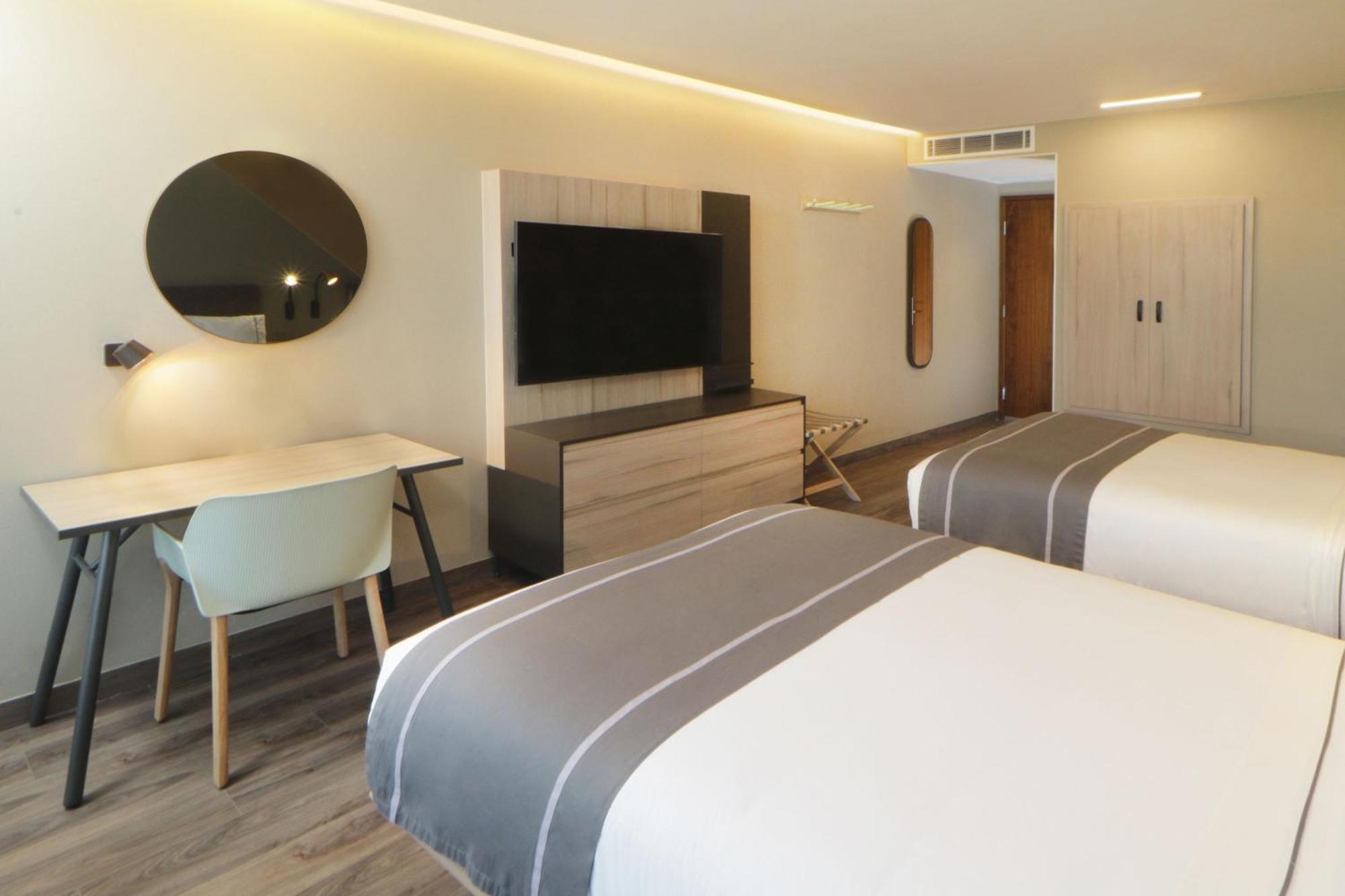 Express Providencia Hotel 4*