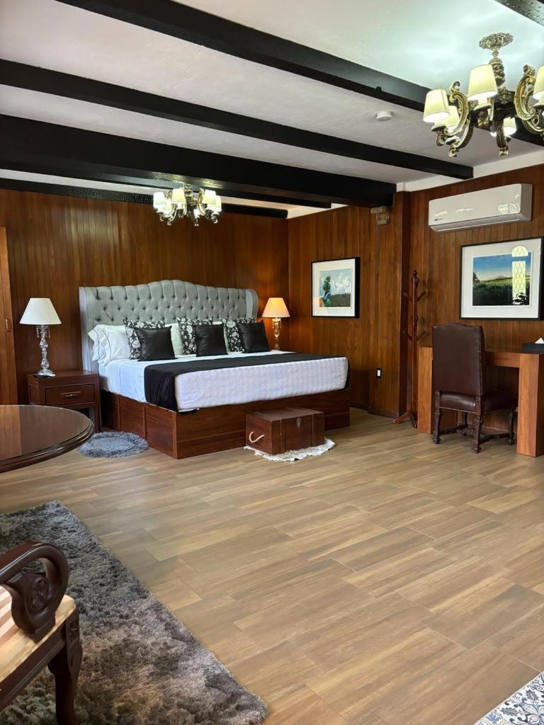 Boutique La Mansion Hotel