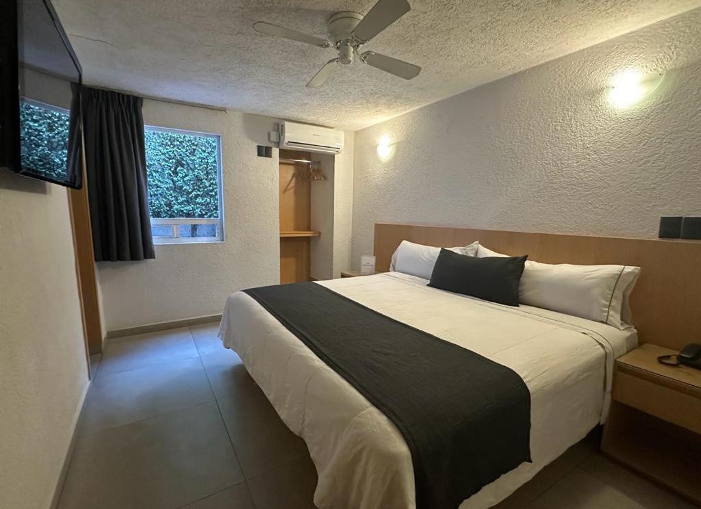 Emperador Centro Y Remodelado Hotel 3*