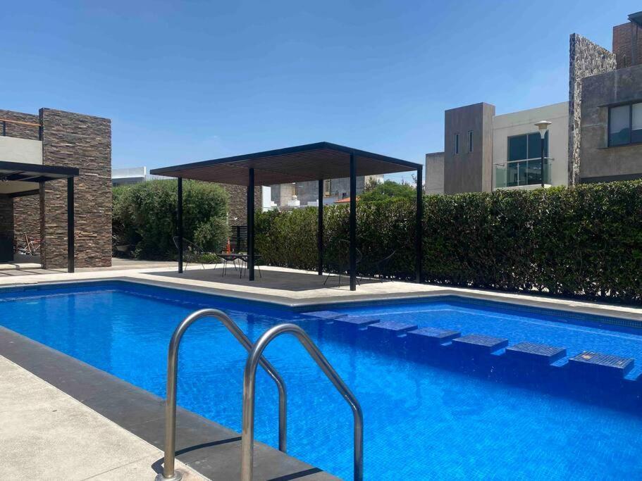 Casa Miranda. Hermosa Y Confortable Casa Nueva. * Guadalajara