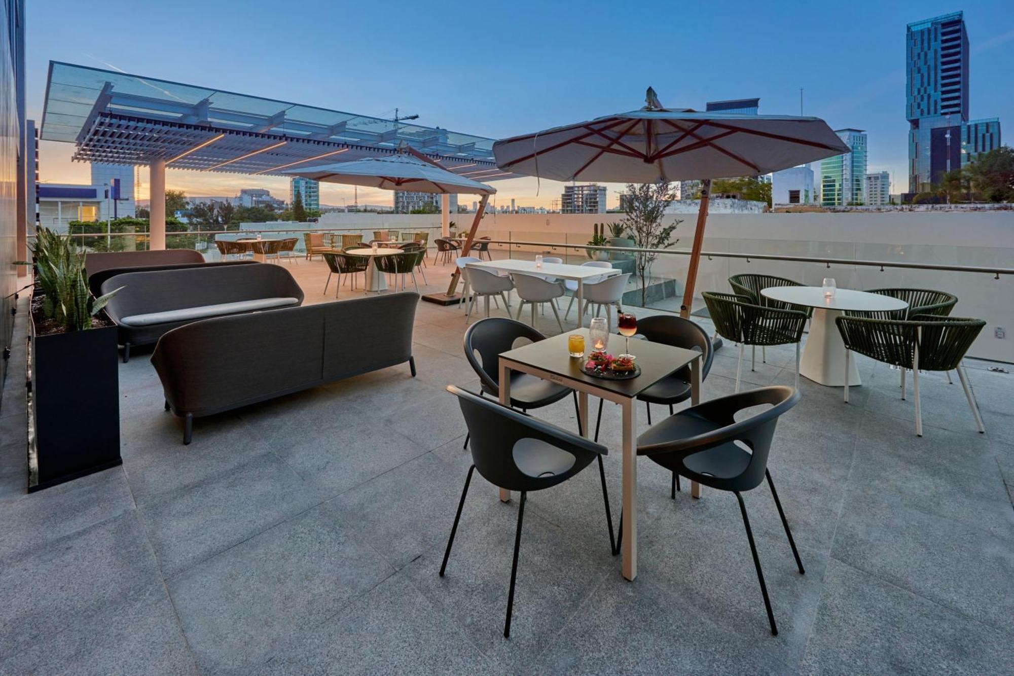 Express Providencia Hotel 4*