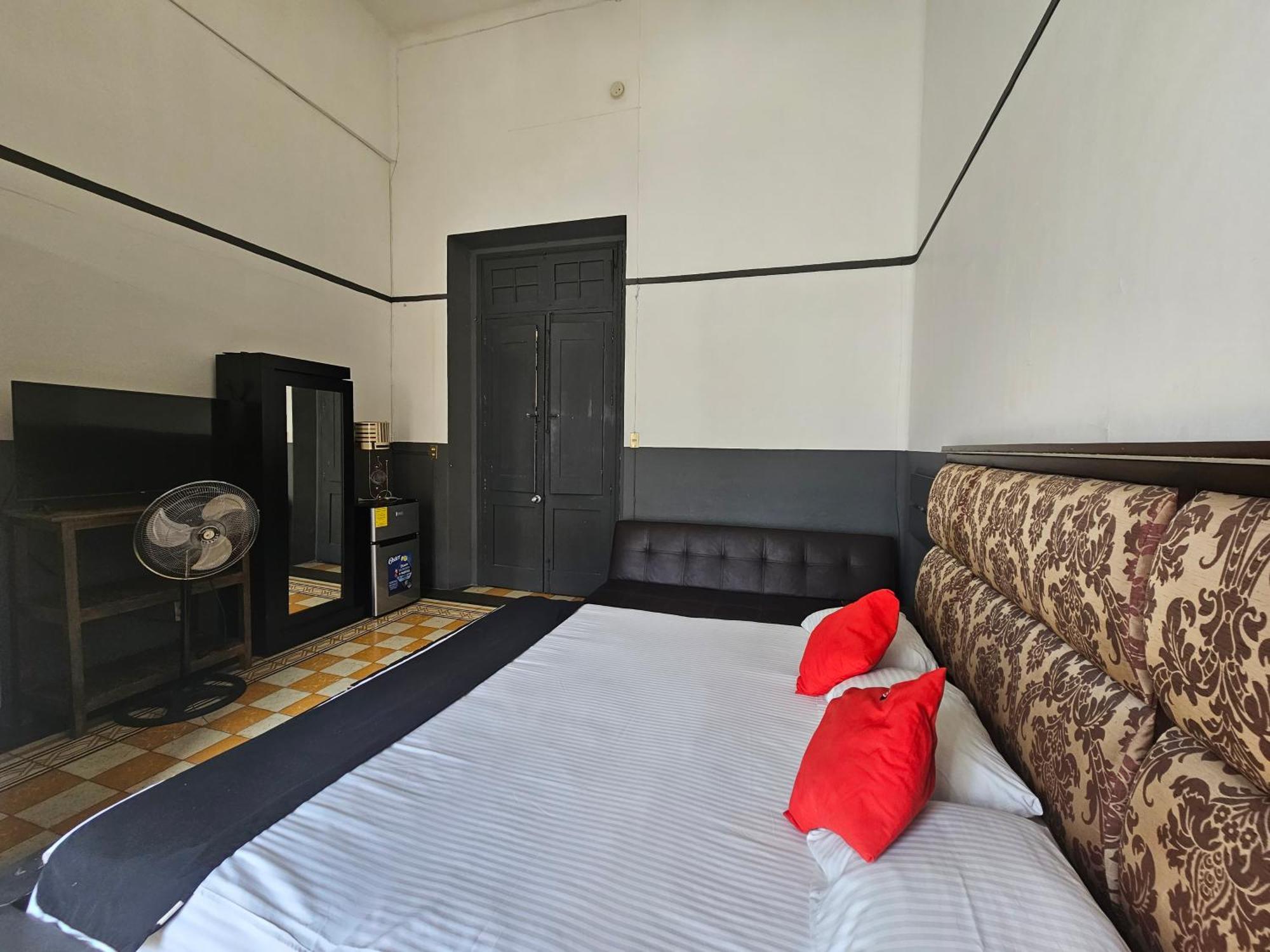 Hotel Central Downtown 4*