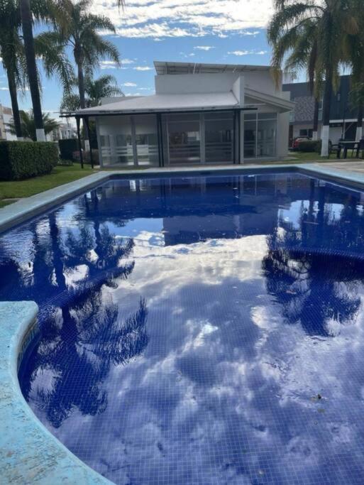 Casa Bon Ubicada En Nueva Galicia Residencial, Es Propiedad Completa Al Sur De La Ciudad Que Te Ofrece Modernidad, Espacio, Tranquilidad, Cuenta Con 4 Recamaras 3 Banos Completos Y 2 Cajones De Estacionamiento Privados Сasa de vacaciones *
