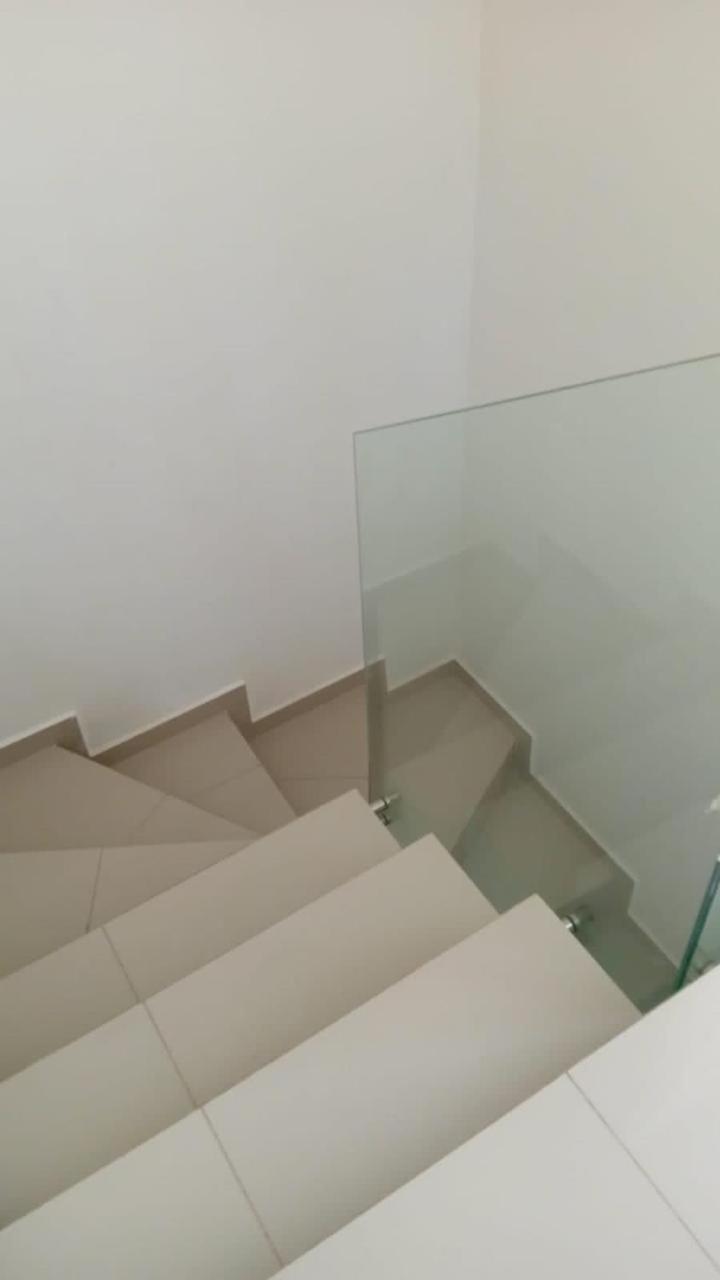 Casa Residencial *
