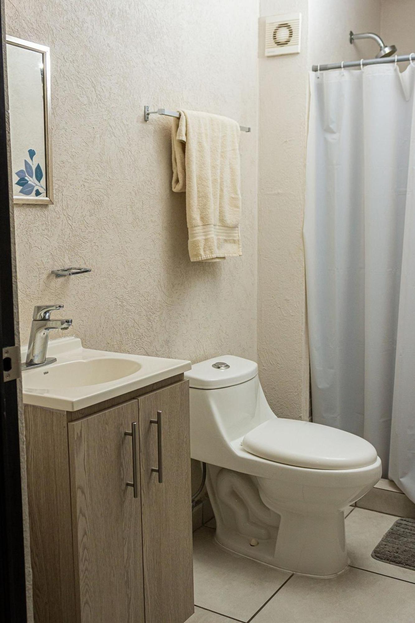 Apartamento Centrico Cerca De Imss, H Civil & Cucs *