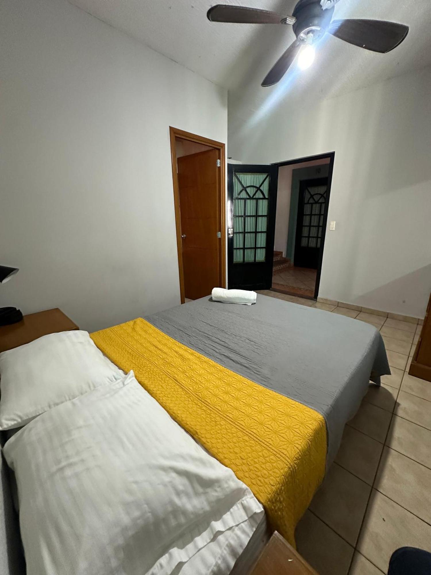 Chingon Hotel *