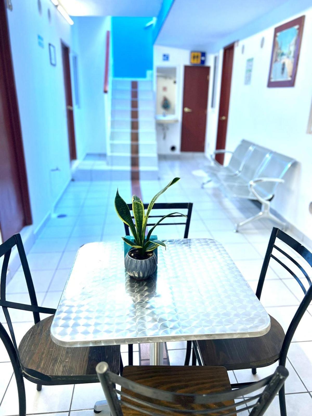 Mi Rey Hotel