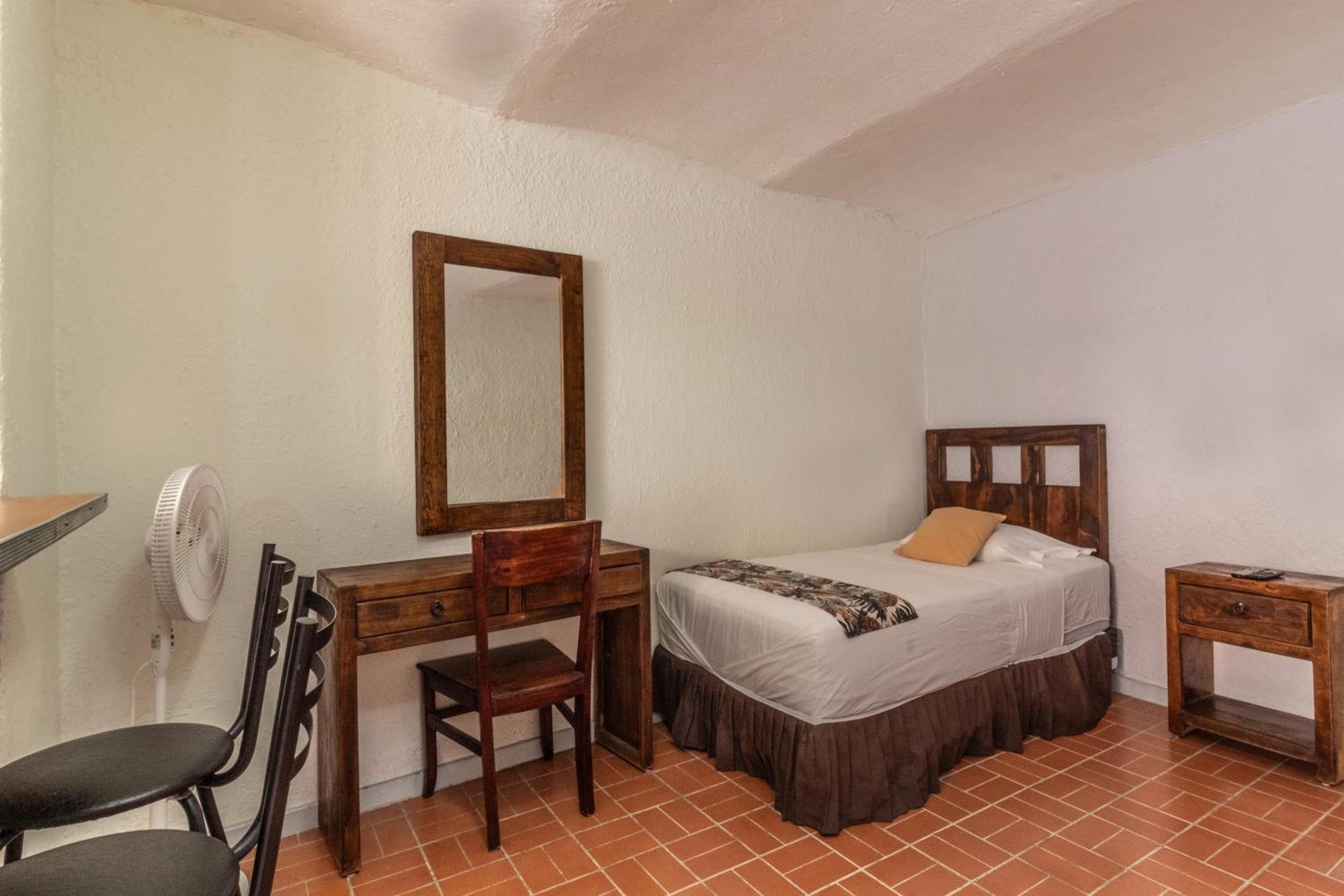 Estudio De Dos Camas Centrico En Chapalita 13 Apartamento *