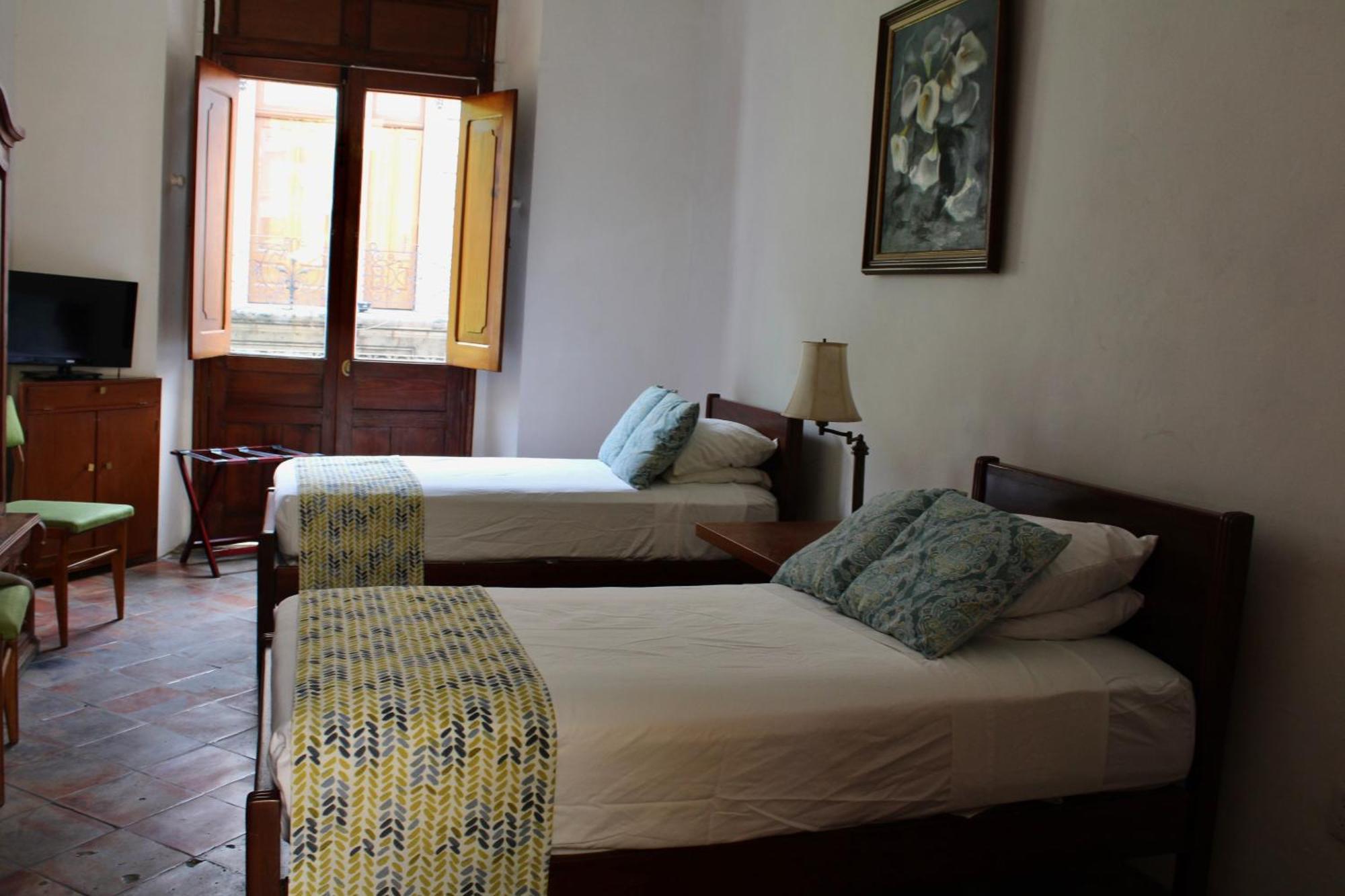 Casa Araiza, Centro De