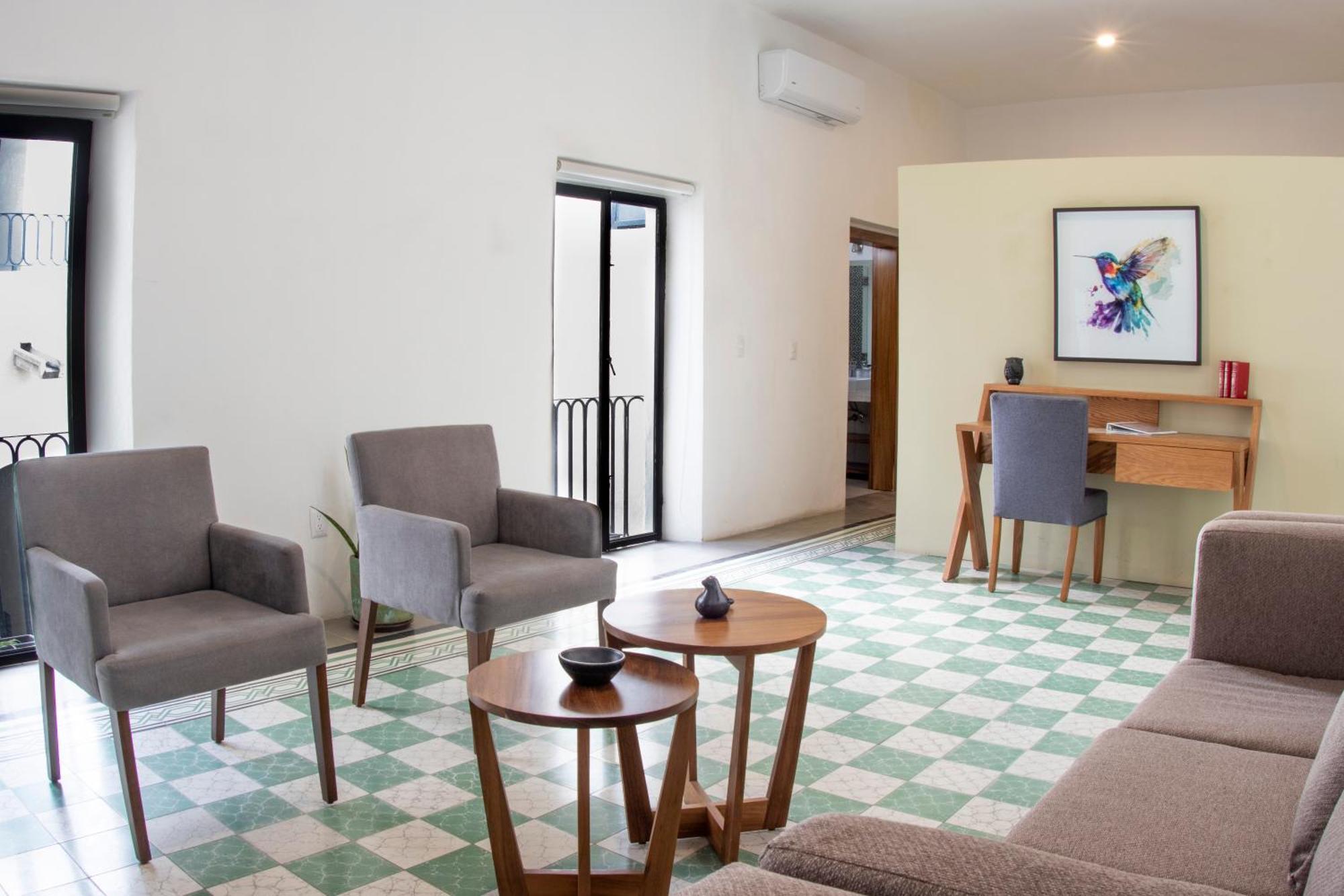 Casa Monarcas - Victoria