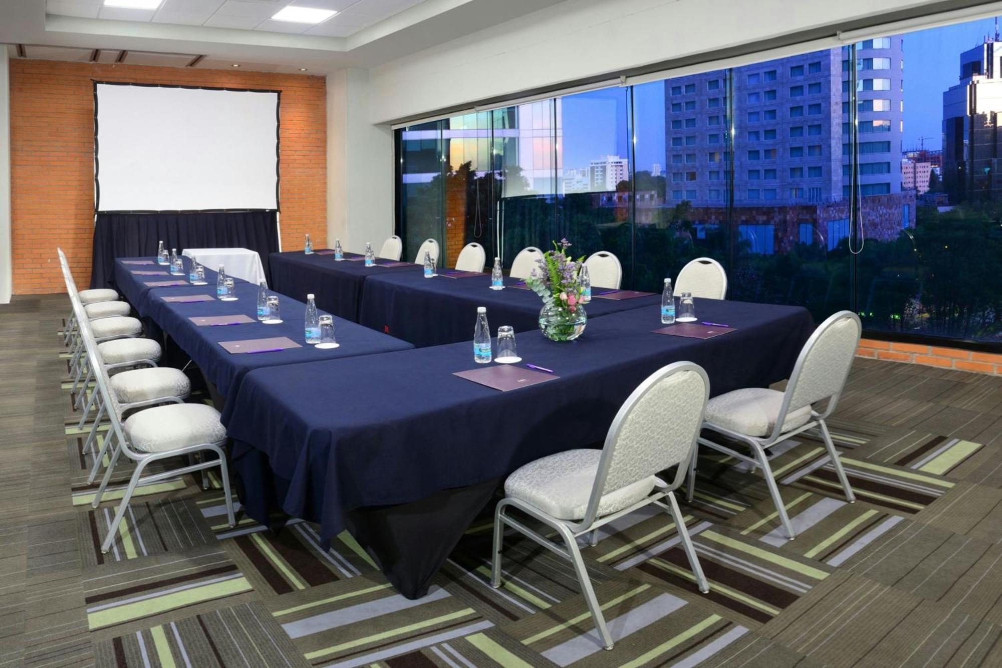 Hs Hotsson Country Club Hotel Guadalajara