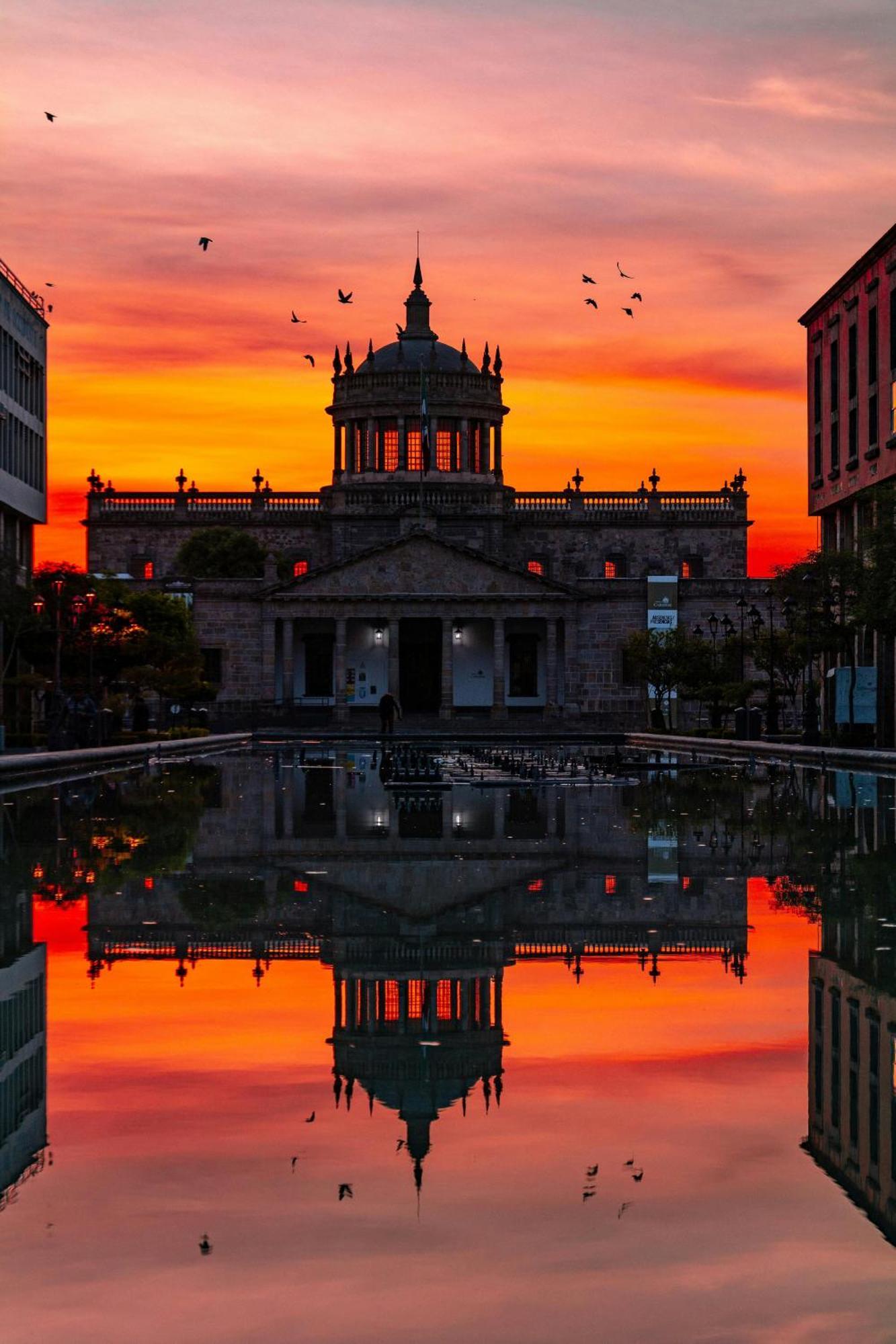Depa Familiar Centrico Gdl Con Estacionamiento Guadalajara