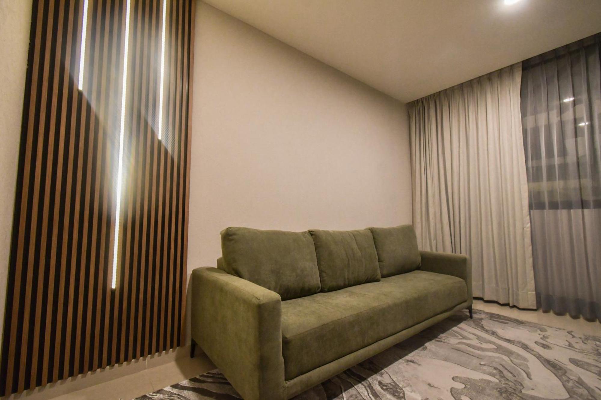 Expo Satelite 2750 & Hotel 4*