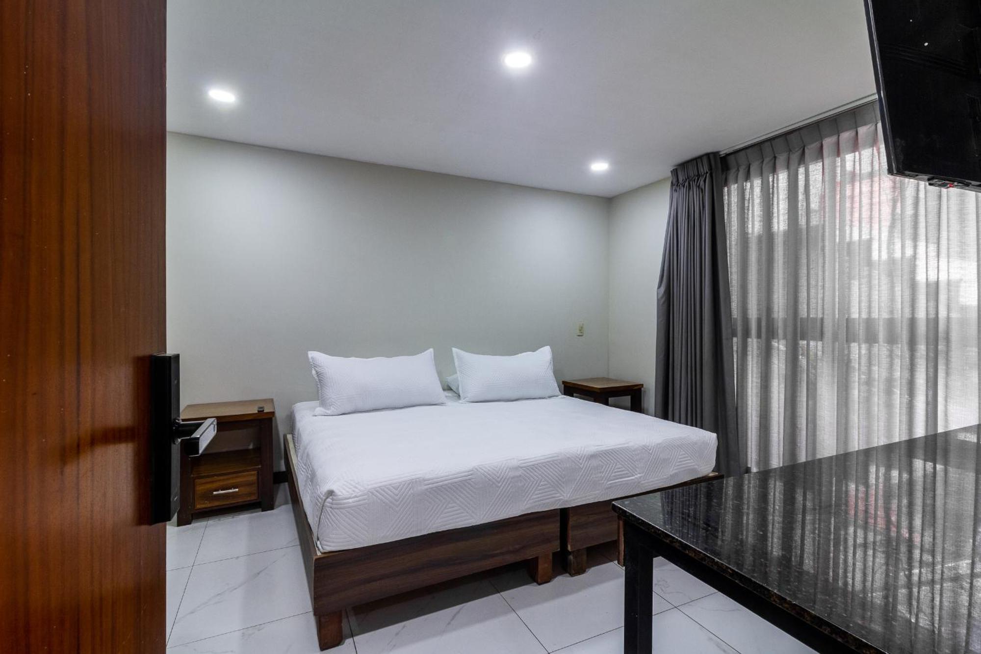 Once15 Hotel *