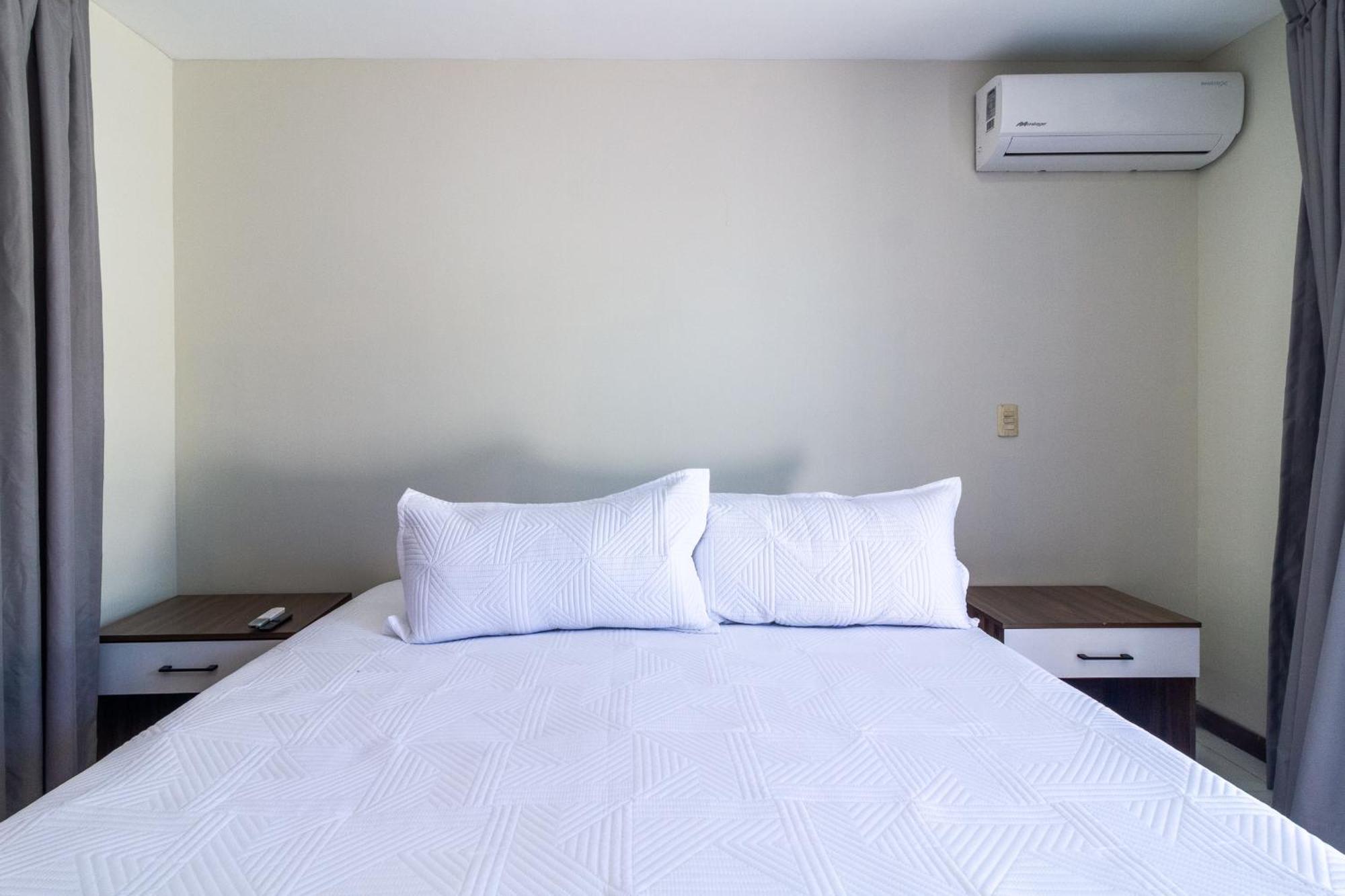 Hotel Once15 *