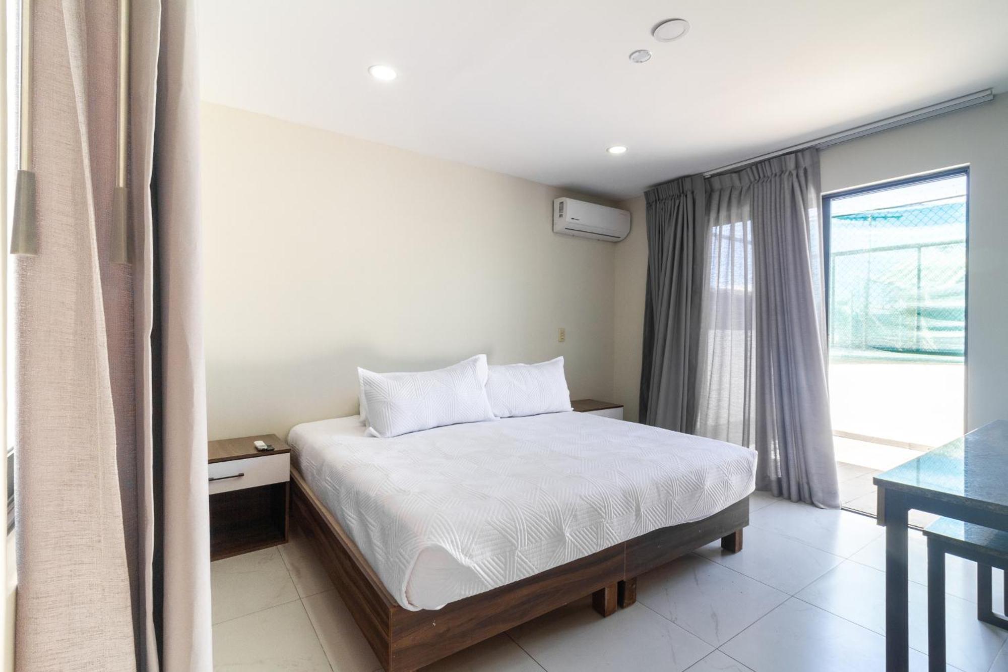 Hotel Once15