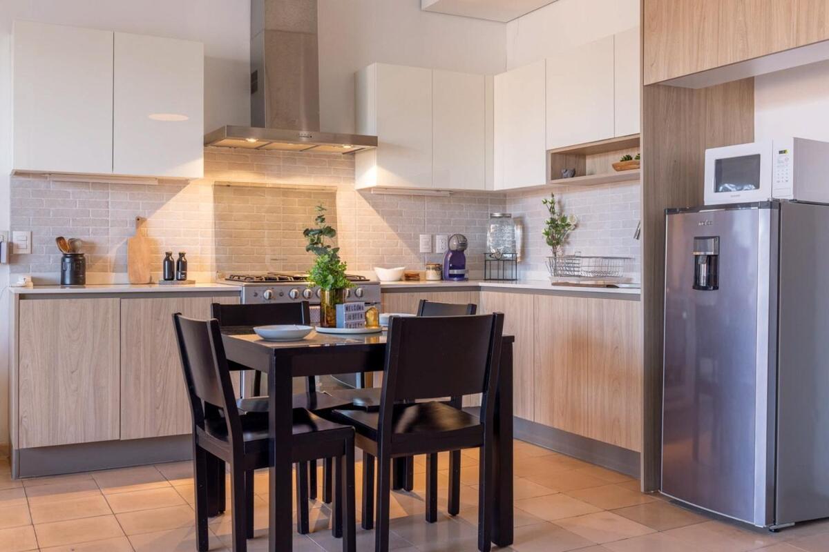 Comfortable And Modern In The Amerciana Neighborhood Mariachiloft *