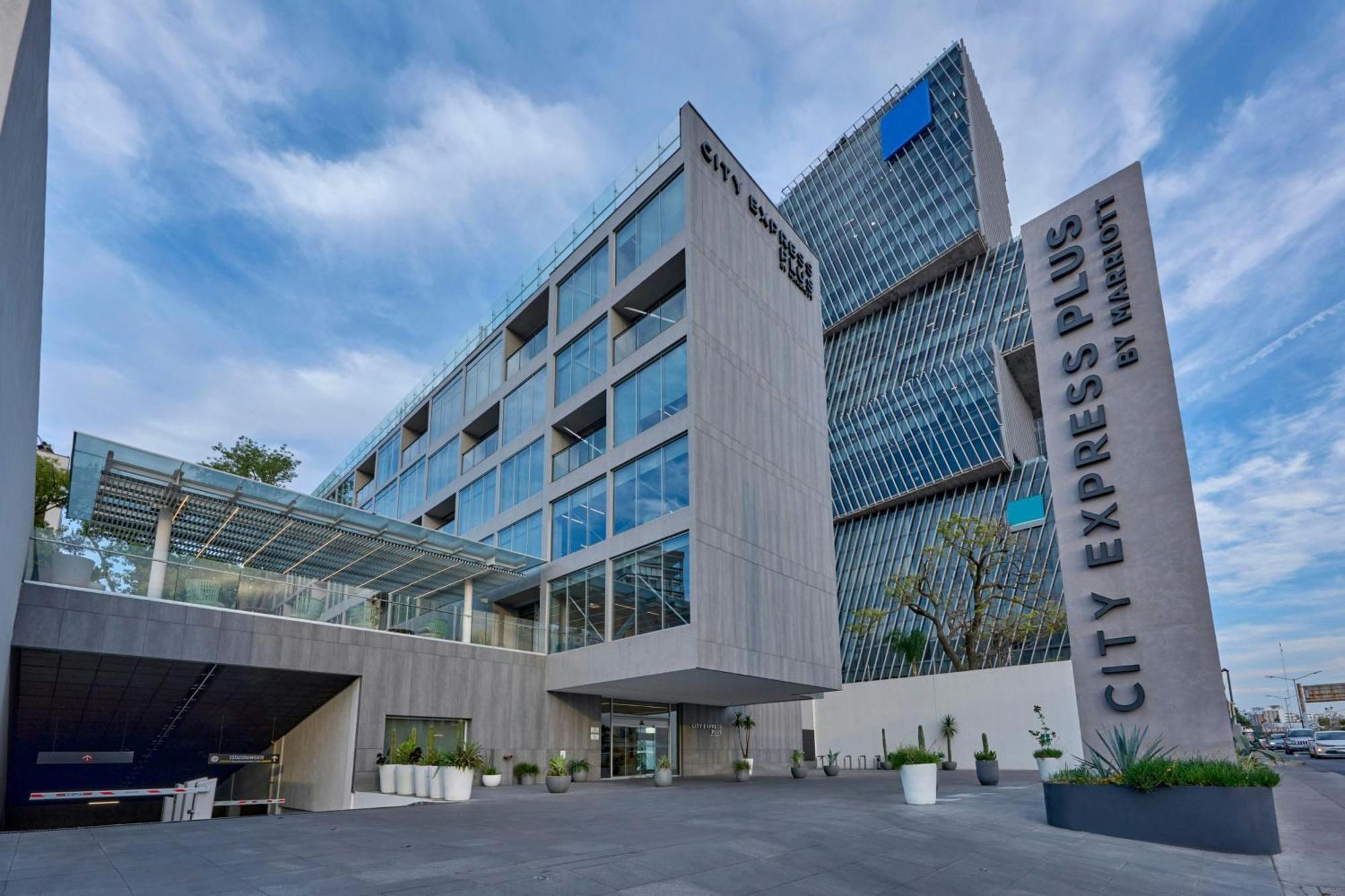Express Providencia Hotel 4*