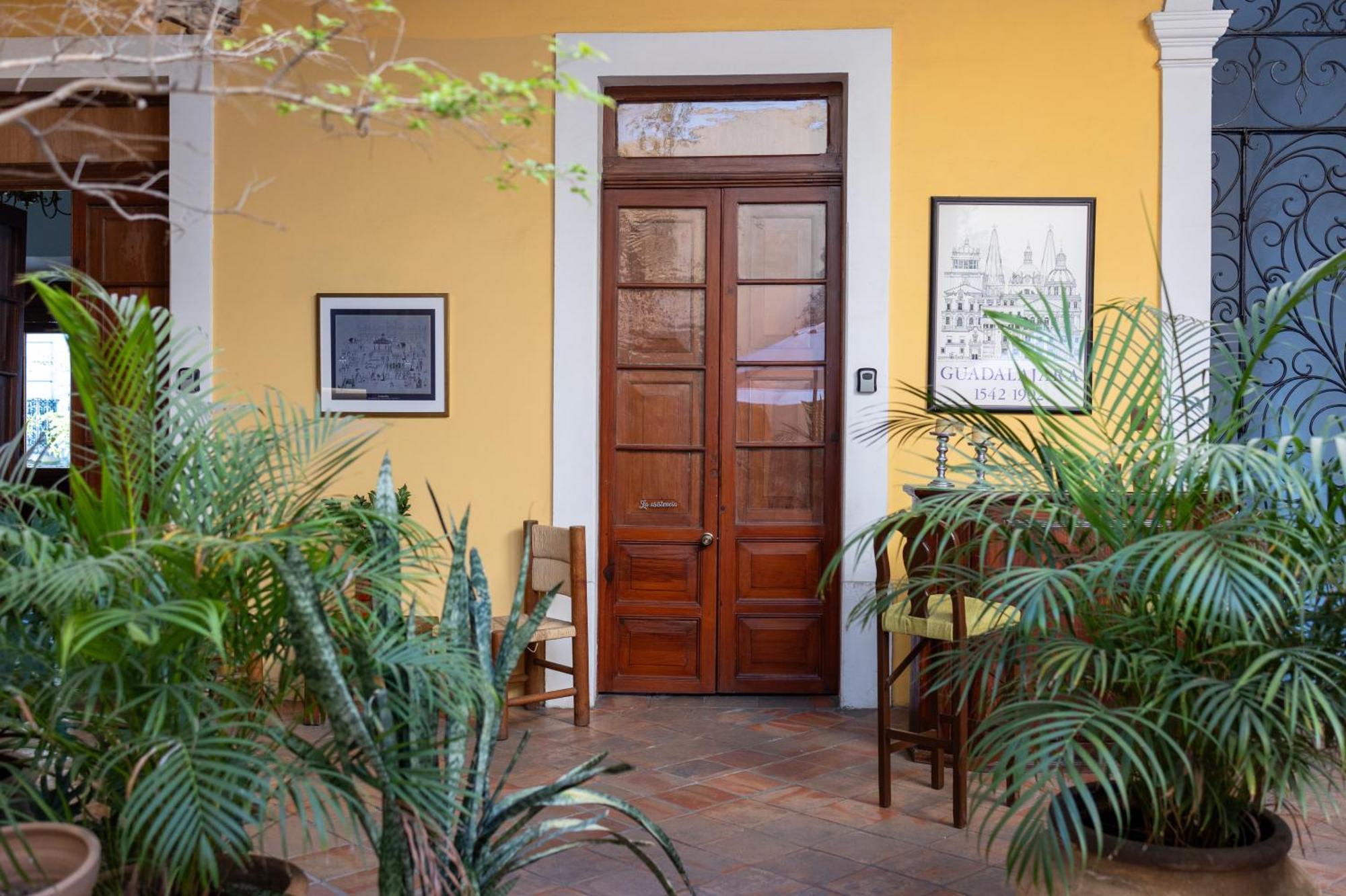 Pensión Casa Araiza, Centro De *