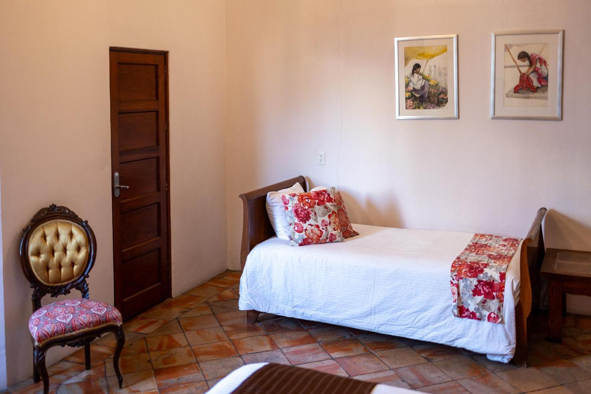 Casa Araiza, Centro De