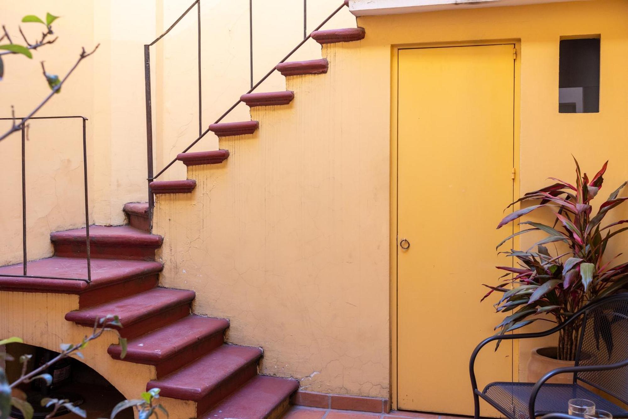 Casa Araiza, Centro De Pensión