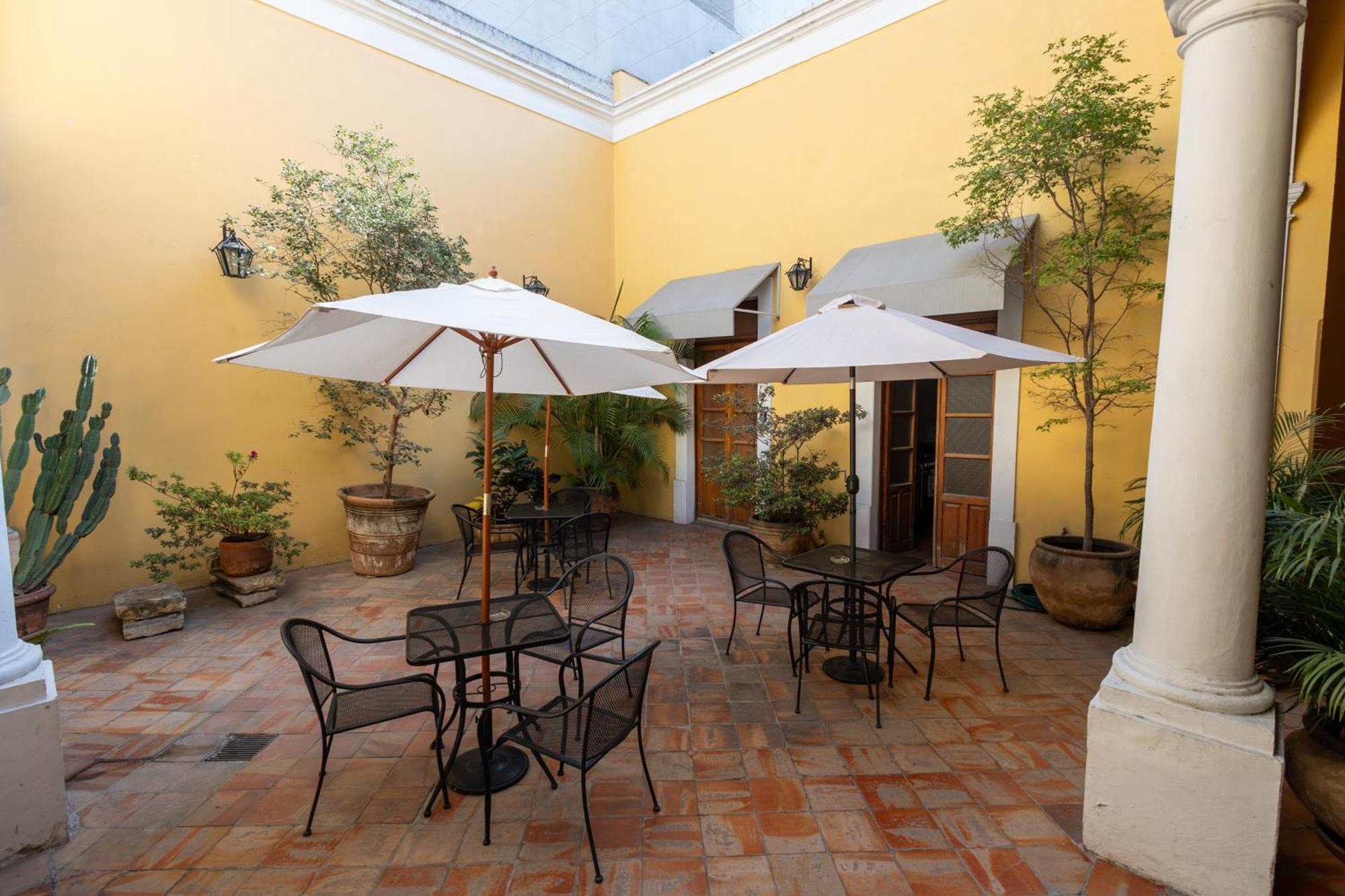 Casa Araiza, Centro De *