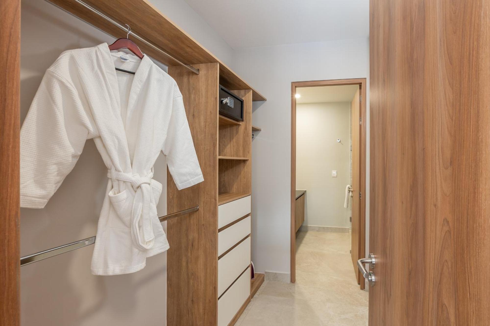 Luxury And Comfort In Gaudalajara 10 Minutes Away From Expo * Guadalajara