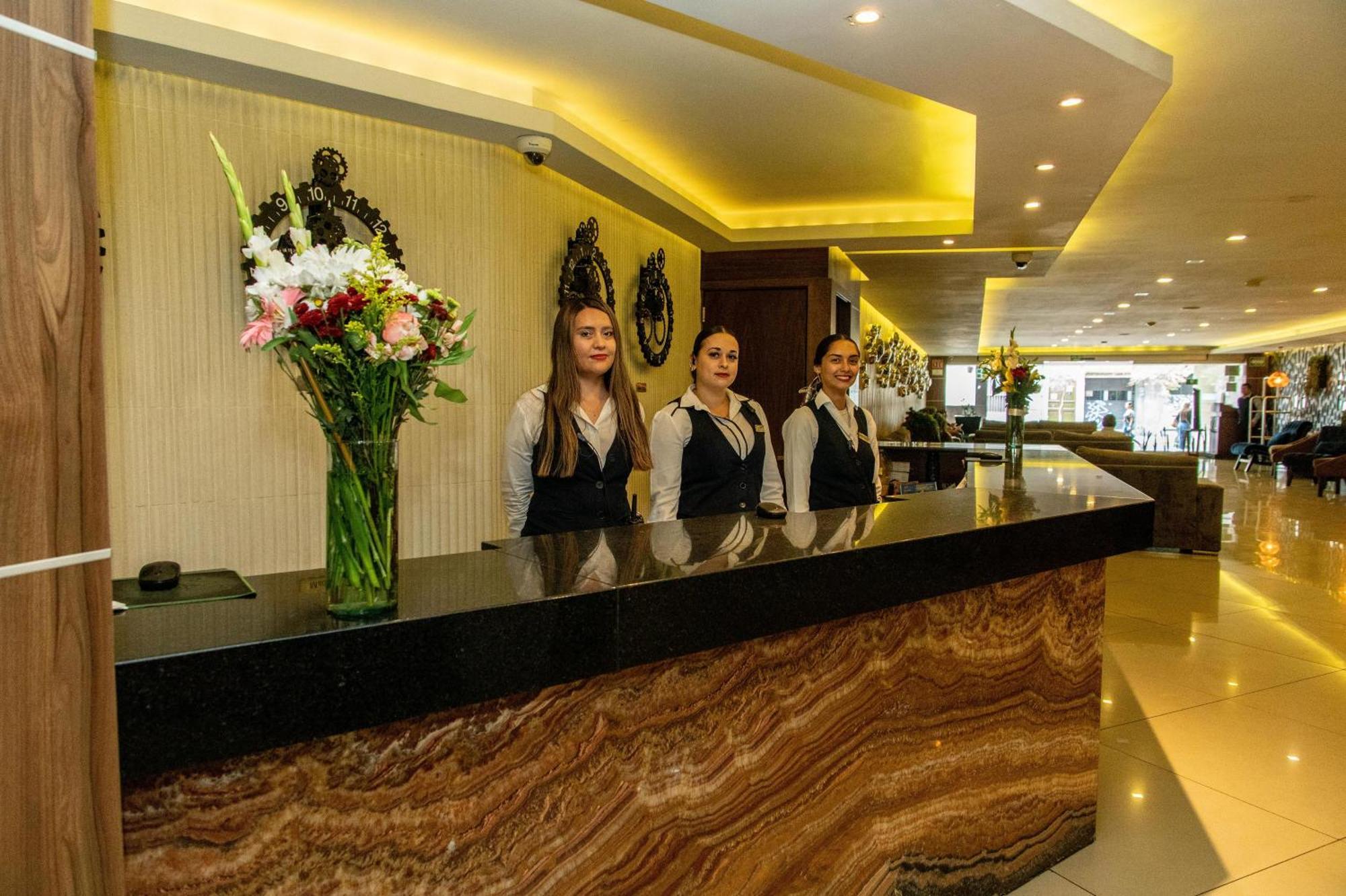 Dali Plaza Ejecutivo Hotel
