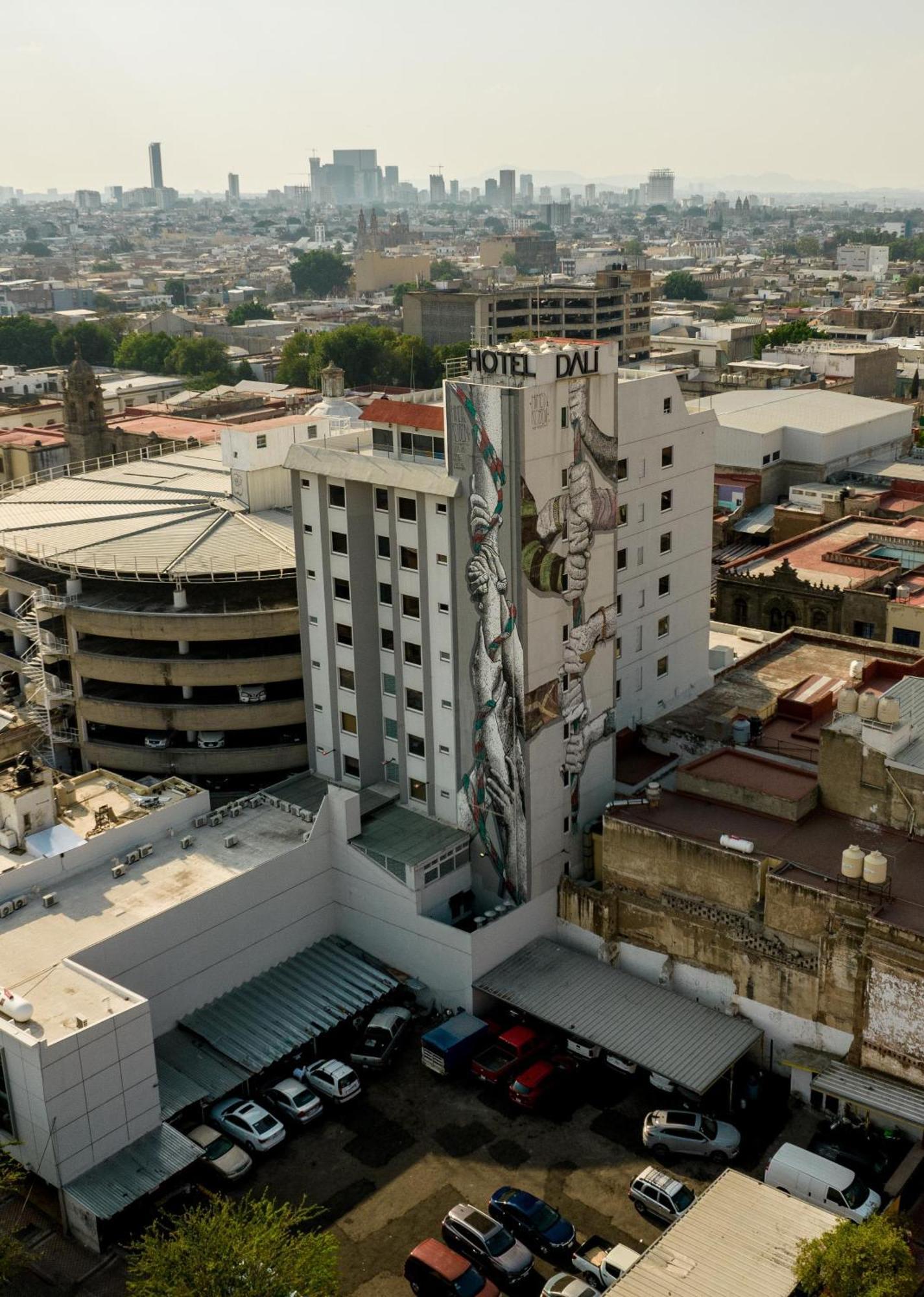 Dali Plaza Ejecutivo 4*