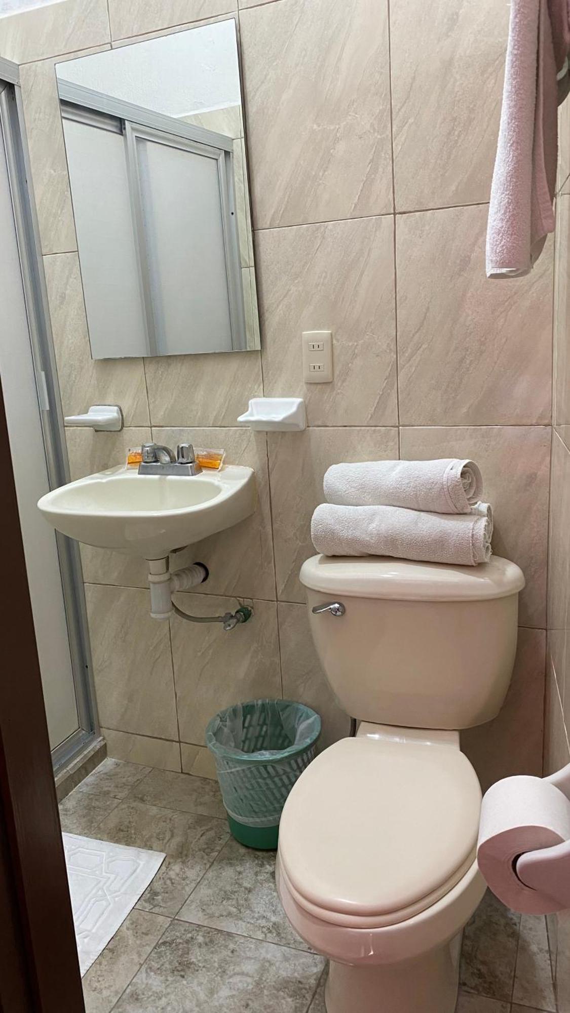 Hostal De Los Reyes * Guadalajara