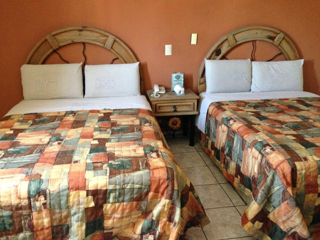 La Paz Hotel 2*