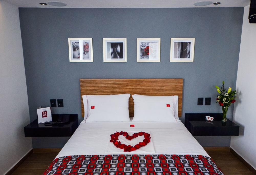Six Expiatorio Hotel 3*