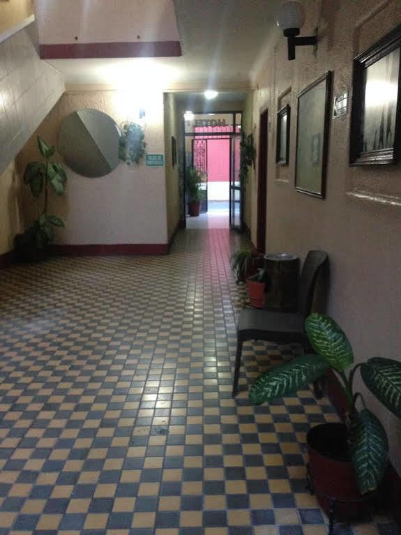 Gallo Rubio Hotel