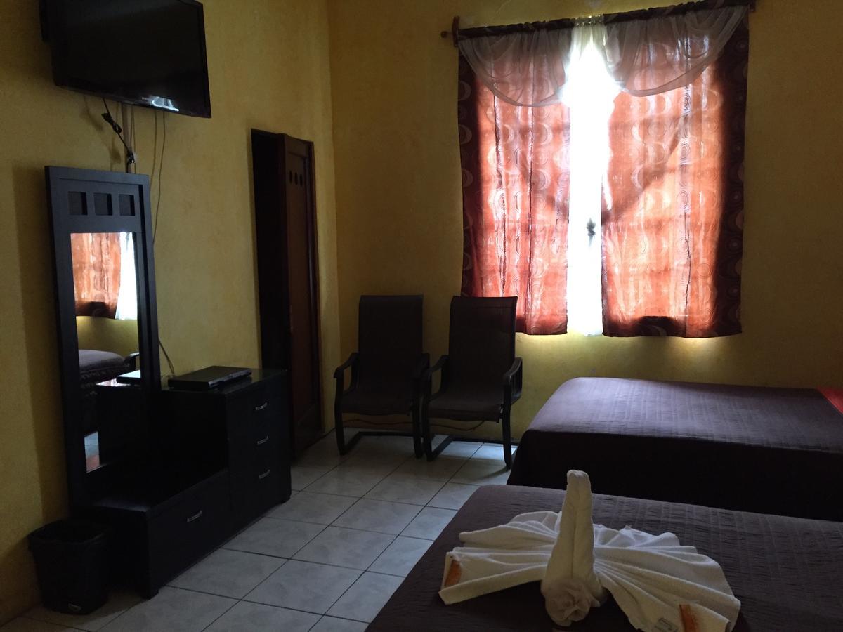 Hotel Plaza Liberaci\u00f3n 3*